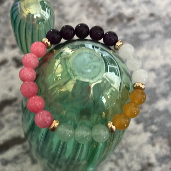 Rhodochrosite, Amethyst, Clear Quartz, Flourite, & Citrine Stretch Bracelet - Picture 4 of 5